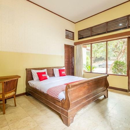Oyo 951 Cempaka Ratu Beach Resort Сукабуми Экстерьер фото