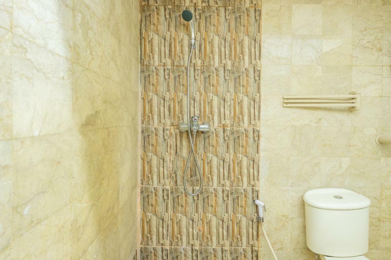 Oyo 951 Cempaka Ratu Beach Resort Сукабуми Экстерьер фото