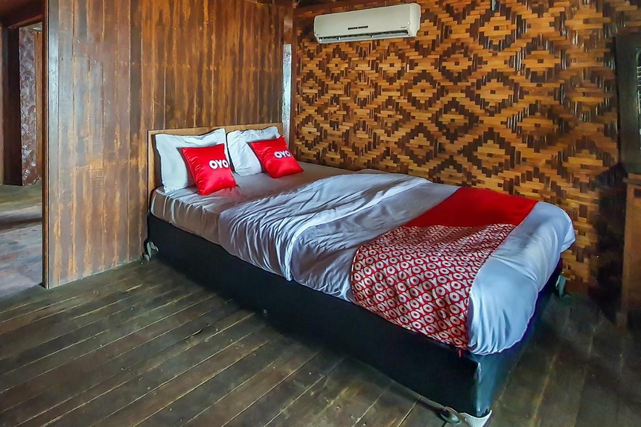 Oyo 951 Cempaka Ratu Beach Resort Сукабуми Экстерьер фото