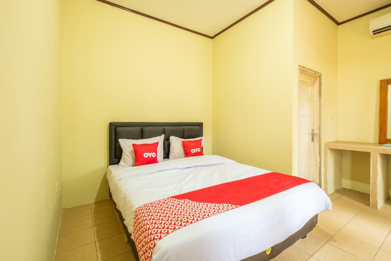 Oyo 951 Cempaka Ratu Beach Resort Сукабуми Экстерьер фото