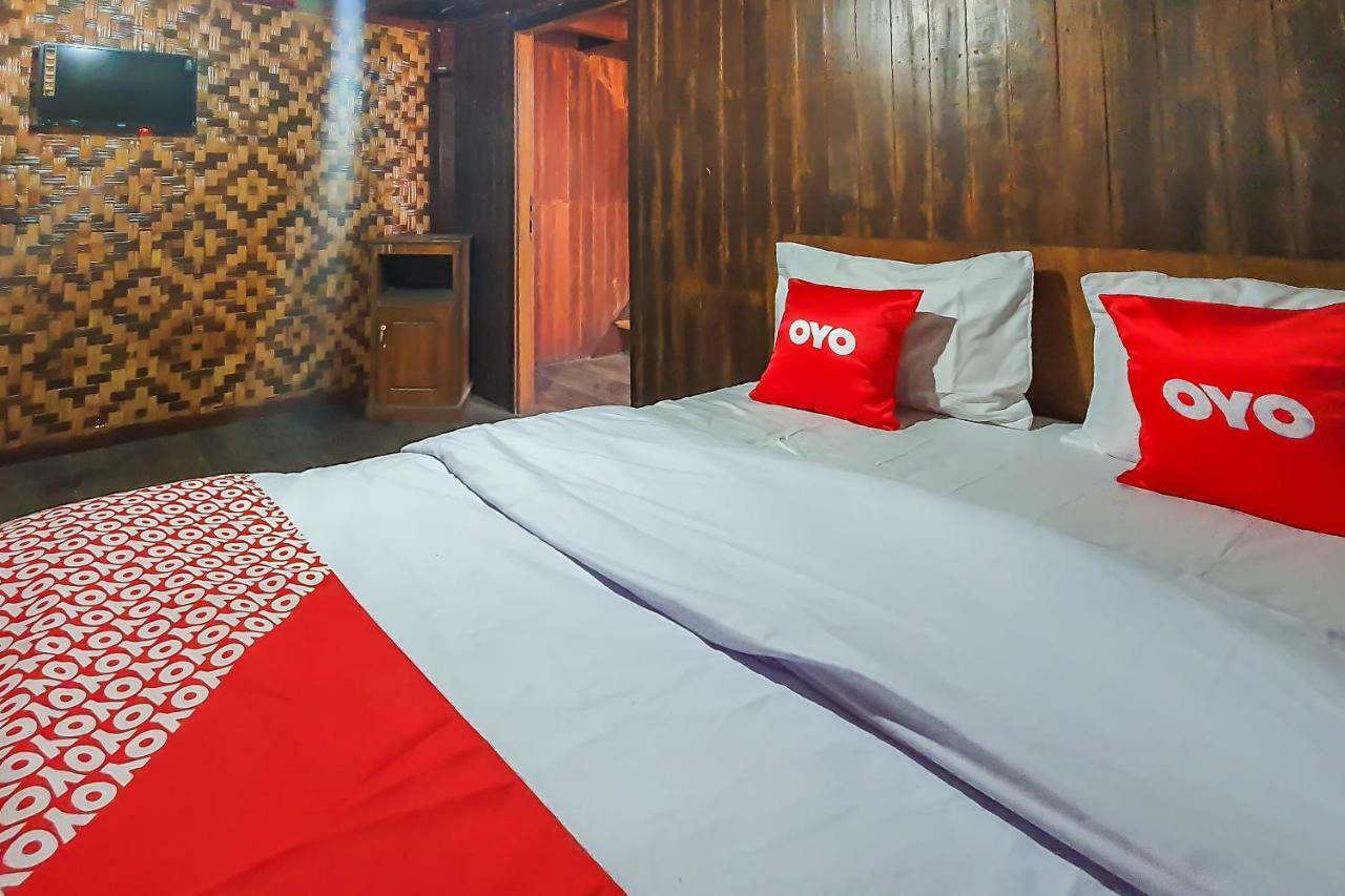 Oyo 951 Cempaka Ratu Beach Resort Сукабуми Экстерьер фото