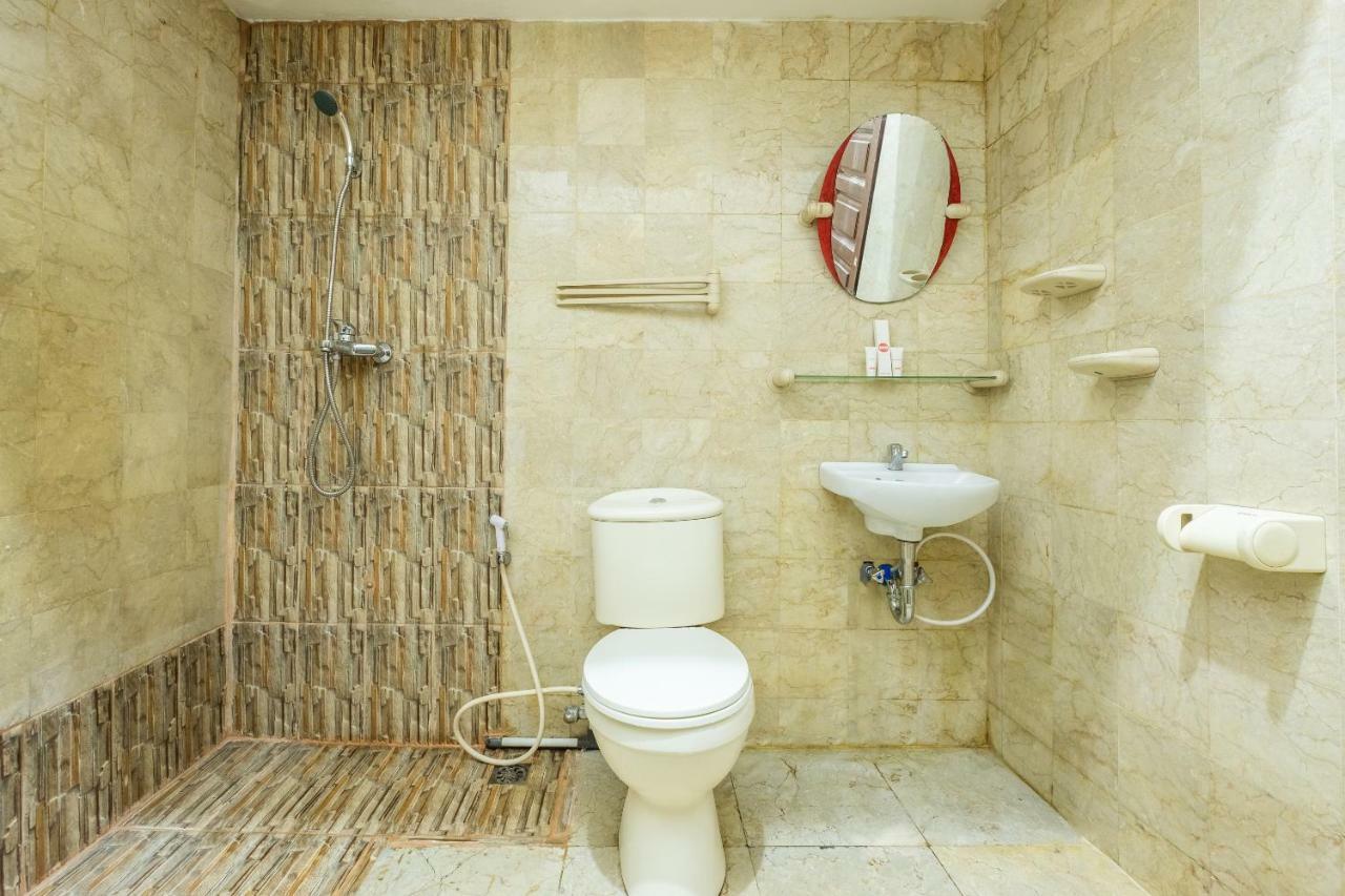 Oyo 951 Cempaka Ratu Beach Resort Сукабуми Экстерьер фото