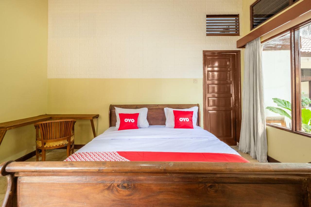 Oyo 951 Cempaka Ratu Beach Resort Сукабуми Экстерьер фото
