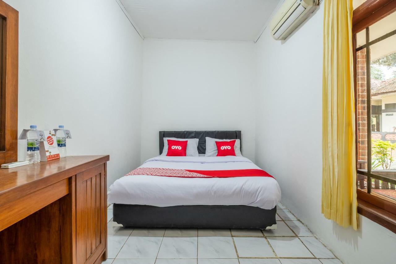 Oyo 951 Cempaka Ratu Beach Resort Сукабуми Экстерьер фото
