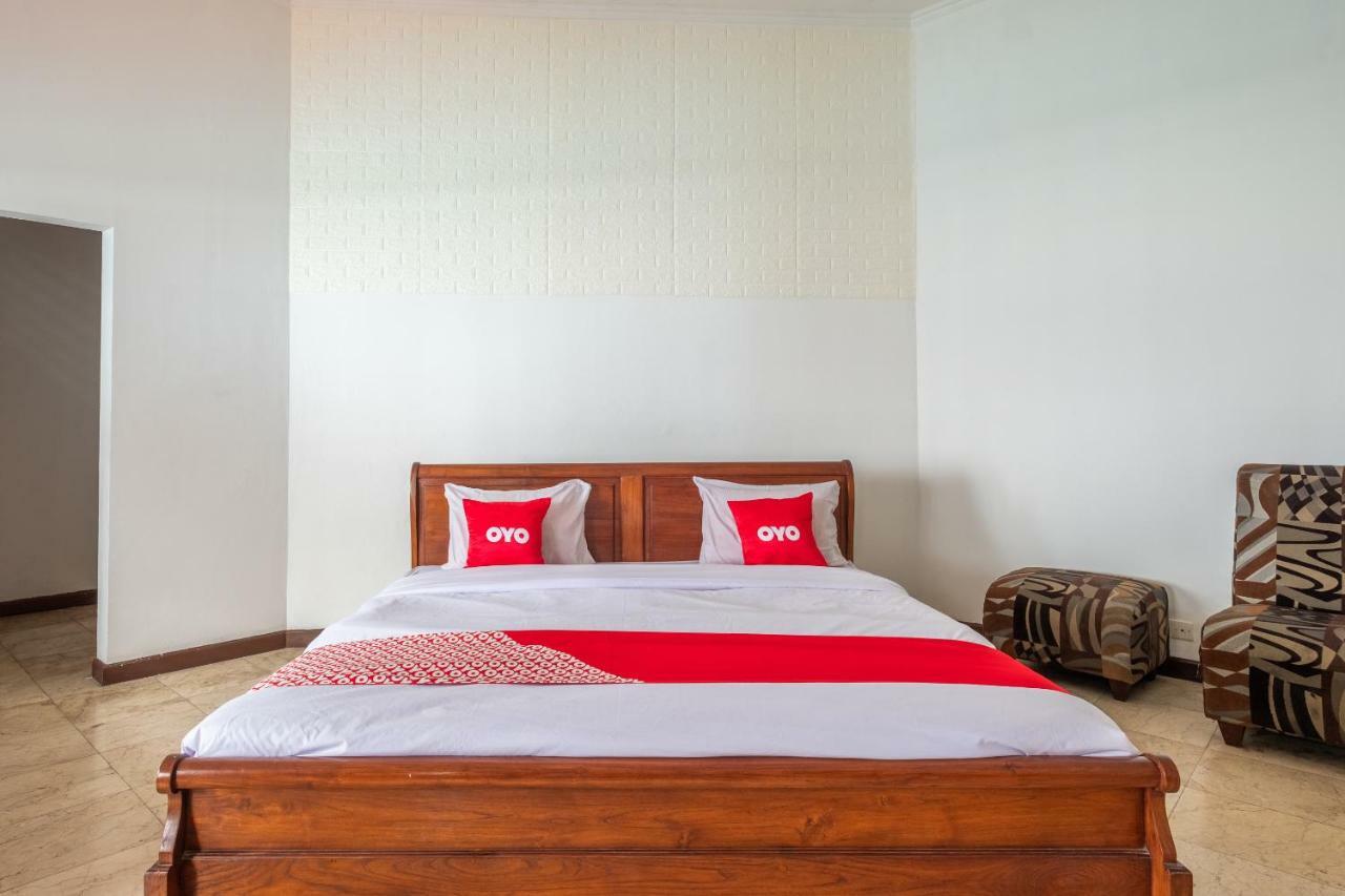 Oyo 951 Cempaka Ratu Beach Resort Сукабуми Экстерьер фото
