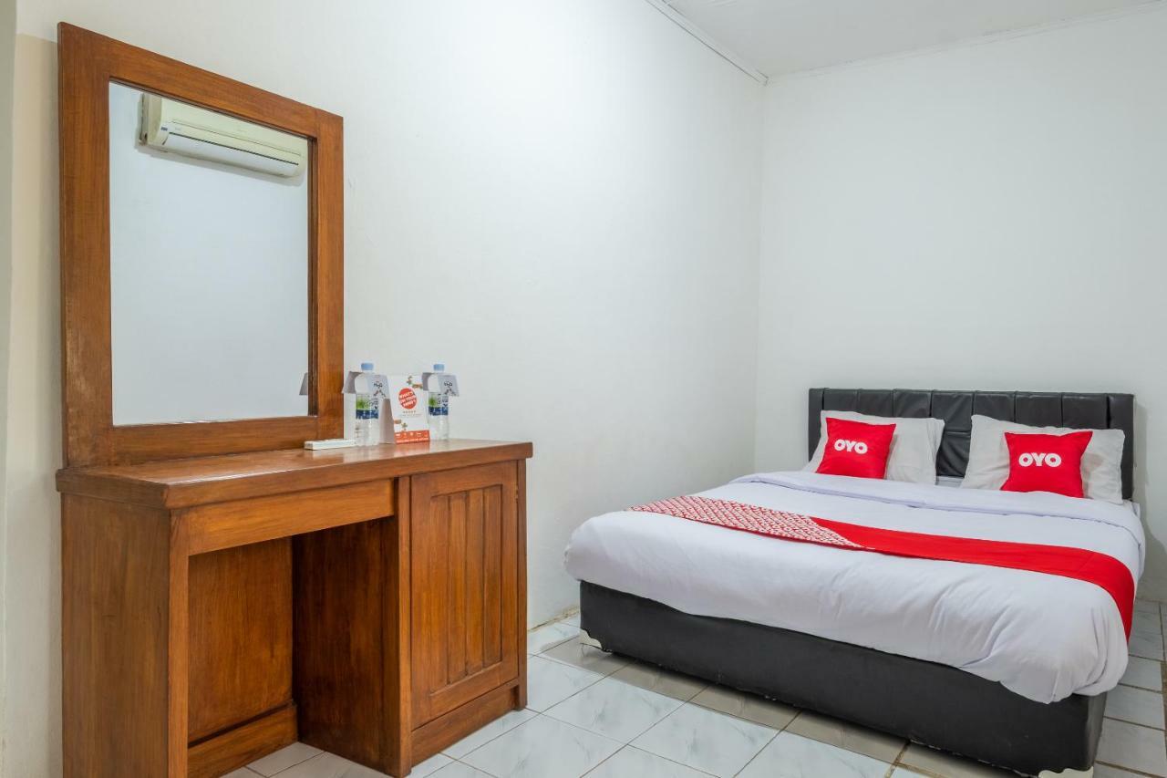 Oyo 951 Cempaka Ratu Beach Resort Сукабуми Экстерьер фото